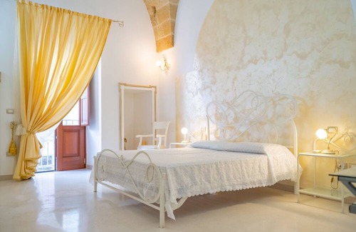 Presicce Apartment | Apartment 'Sds Nel Centro Storico Di Presicce2' with Private Terrace and Air Conditioning