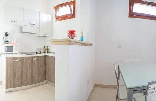 Presicce Apartment | Apartment 'Sds Nel Centro Storico Di Presicce1' with Private Terrace and Air Conditioning