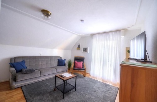 Lippstadt Apartment | Apartment 'Wohnung Am Kurpark' with Wi-Fi