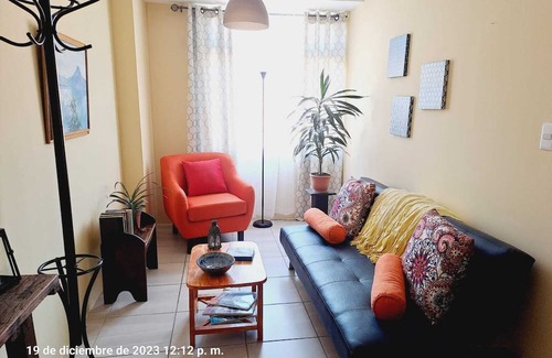 Zona 1 Apartment | Comodidad en zona 1, dos habitaciones y un parqueo.