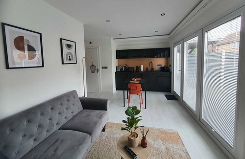 Grays Cabin | Stunning 1King bed cabin in Grays