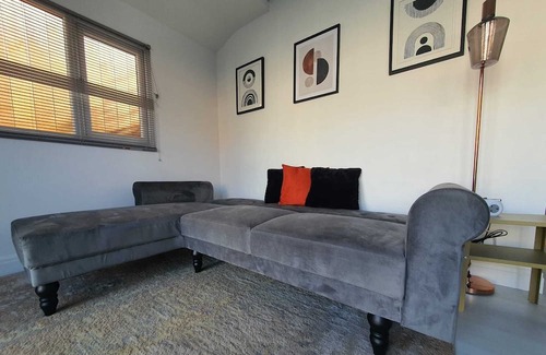 Grays Cabin | Stunning 1King bed cabin in Grays