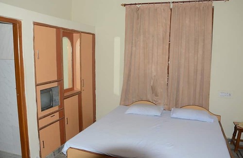 Lachhmangarh Hotel | Hotel Aashish Resort