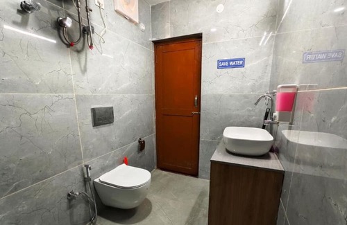 Fagu Cottage | Family Room with Mountain View - Snowind Cottages