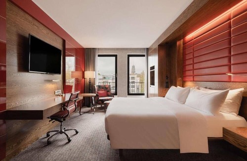 The Hague Center House | Make Memories in Den Haag! 3 Relaxing Units, Pets Allowed!