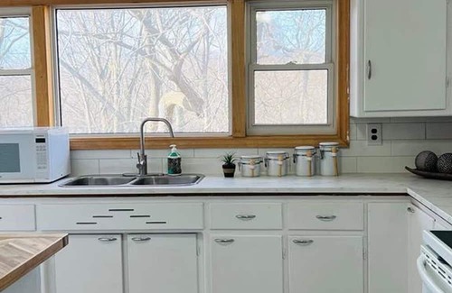 Central Elgin Cottage | Tranquil Coastal Escape - Minutes to the Beach!