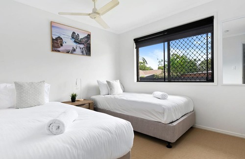 Urangan House | Relax at Moonstone-Moonstone dr