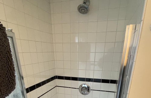 Cliff - Cannon Apartment | Cozy, elegant, and Victorian modern apartment. Downtown less than 5 minutes.