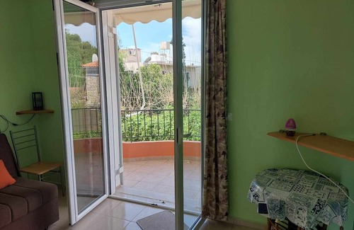 Iria Apartment | Apartment 50 meters from Iria beach