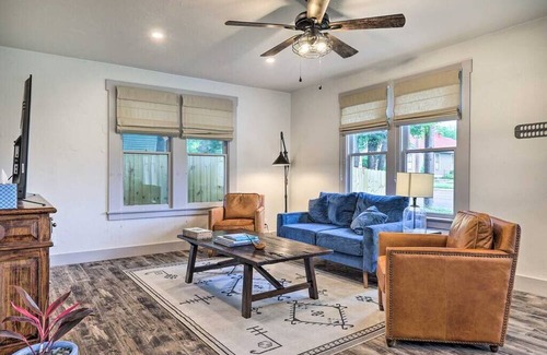 Fredericksburg House | Casablanca Cottage - Walking distance to Main St.