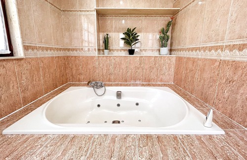 Piedrahita Apartment | Apartamento de 120m2 en Argoños con Jacuzzi