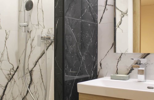 10th Arrondissement Apartment | Cosy love nest near Gare de l'Est