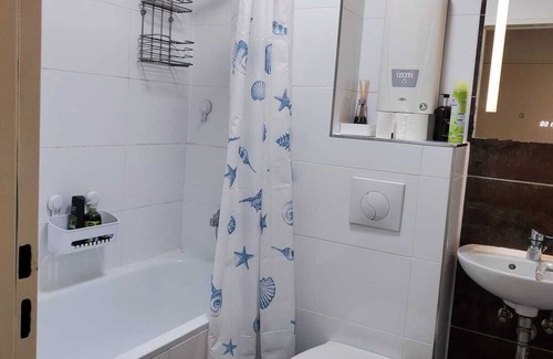 Moabit Apartment | Studio Apartment 'Wohnung In Berliner Innerstadt' with Balcony and Wi-Fi