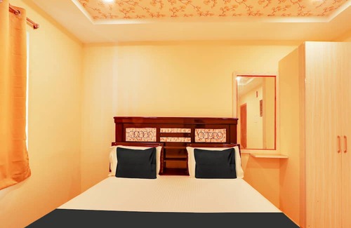 Warangal Hotel | OYO Flagship Hotel Bommarillu
