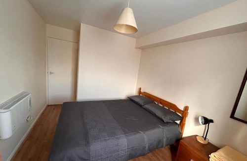 Goodmayes Apartment | specious 1 Bed Apartment with parking & free wifi 5 minute Goodmayes station
