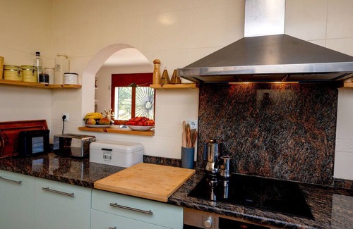 Mas Altaba House | Stunning private villa for 8 people with private pool, WIFI, TV, patio and parking