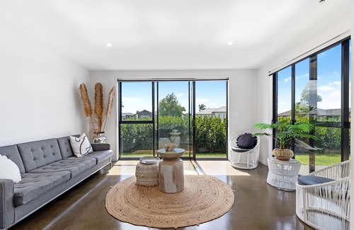 Papamoa Beach House | Sol Escape - Papamoa Beach Holiday Home