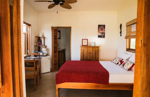 Treasure Beach Villa | Kudehya "Simple, Natural, Ital" Experience the old Jamaican way-slow & authentic