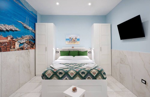 Montecalvario House | Holiday Home 'Casa Vacanza Alessandra' with Wi-Fi and Air Conditioning