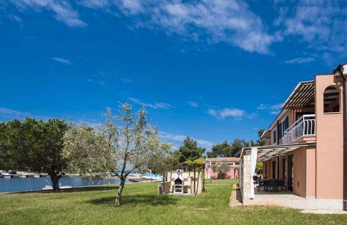 Monterol Apartment | Holiday apartment with WiFi and air conditioning
