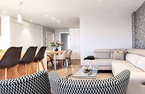 Les Corts Apartment | 3BR Luxury high floor & Terrace near L'illa - Max