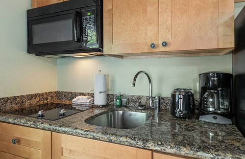 New Town Resort | KEY WEST HIDDEN GEM! This studio is available for Fantasy Fest 2024!