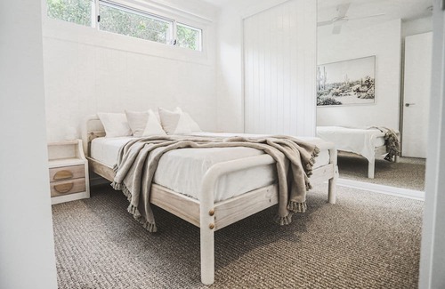 Currumbin House | Tugun Vibes ~ Walk to beach + restaurants