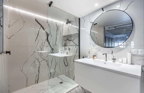 Les Iles Apartment | Quai Bourbon II - Three Bedroom Apartment, Sleeps 6