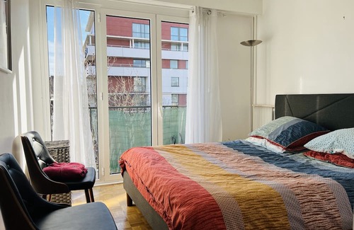 Republique–Point-du-Jour Apartment | Comfortable apartment at Porte de Saint-Cloud