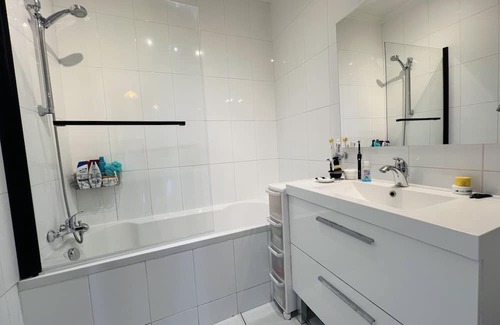 Republique–Point-du-Jour Apartment | Comfortable apartment at Porte de Saint-Cloud