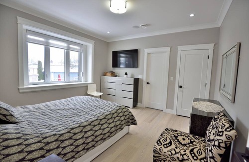 Burnaby House | Entire modern two story house in Burnaby