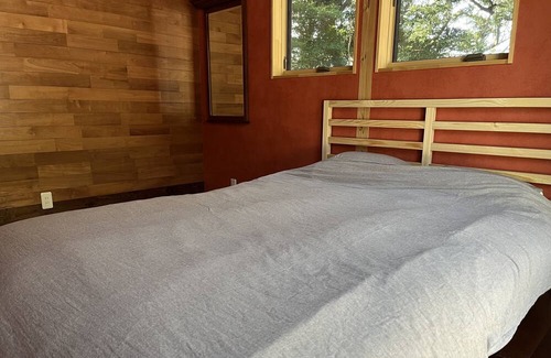 Kashima Villa | A log house tucked away in the forest of Kashima Jingu Shrine