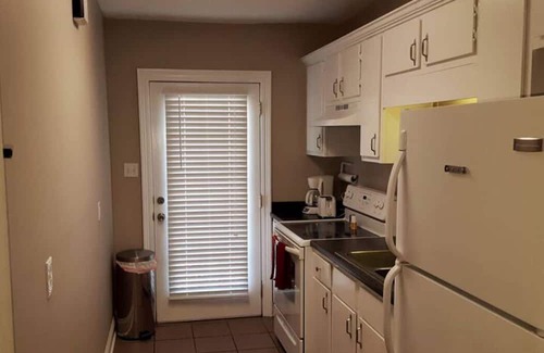 Mid-City Cabin | ✨💥CLOSE 2 FQ!❤️\ SLEEPS 4 W/ W+D