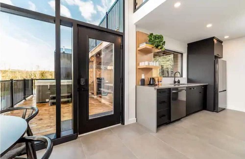 Waterford Cabin | STOKE Luxury Basecamp Cabin with Epic Views next to Poley Mountain