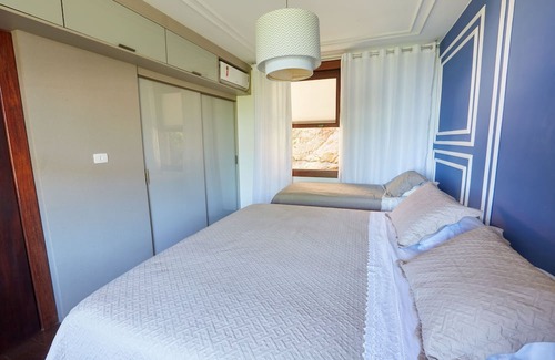 Itacoatiara House | Precious in Niterói with sea view | Casa Luxo