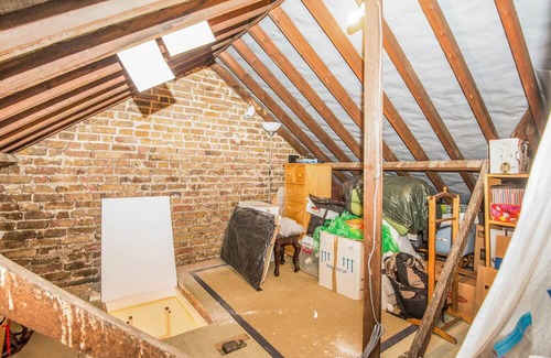 Epsom House | Delightful Epsom Home, London/Surrey,sleeps 7/8, Garden, Off Street Parking