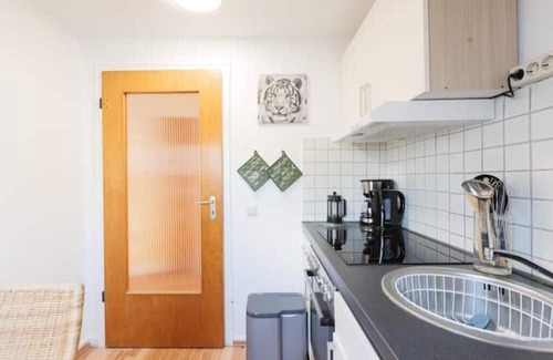 Duisburg Mitte Apartment | · 3-zimmer-wohnung: Zentral & Geräumig Duisburg ·