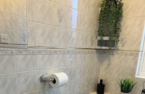 Thornaby On Tees House | Home from Home Howard’s House provides a comfy , clean home for your stay .