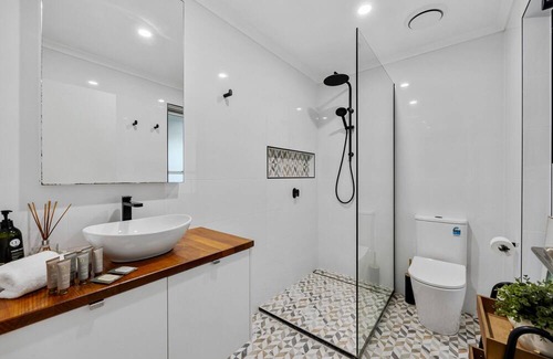 Mudjimba House | Beachside 3-Bed with Spacious Backyard & BBQ