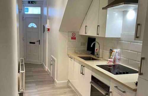 Edgware House | Stylish En-Suit near Central