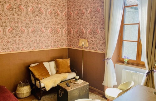 Oloron-Sainte-Marie Apartment | Une maison de famille