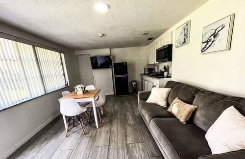 Marthas Vineyard Apartment | Comfy Unit near Port R Beaches/ Adv. Park/