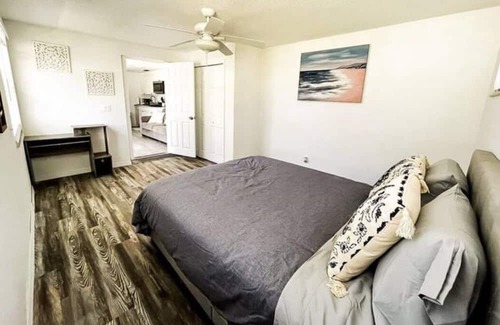 Marthas Vineyard Apartment | Comfy Unit near Port R Beaches/ Adv. Park/