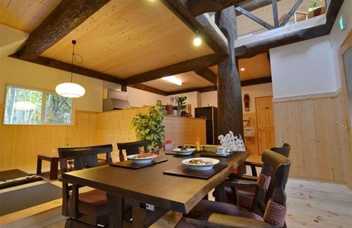 Kofu-cho RV Rental | White walled log cottage 10 people Swing ope / Maniwa City Okayama