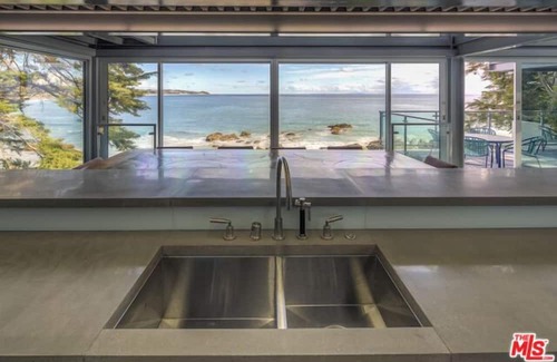 Western Malibu House | Point Lechuza - A Timeless Testament to Architectural Brilliance