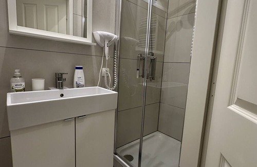 Rudolfsheim-Funfhaus Apartment | Studio Apartment 'Design Europa Apartment' with Wi-Fi and Air Conditioning