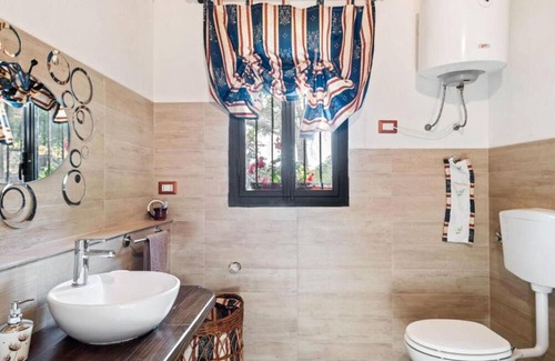 Maniace Villa | Villa "Casa Otaiti" with Mountain View, Private Garden & Wi-Fi