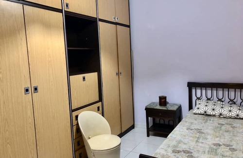 Tarragona House | Big room for a couple and a friend in the city center in front of Tarraco Arena.