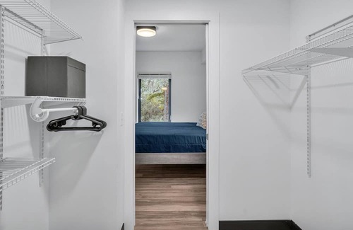 Zephyrhills West Apartment | Escape to our Vibrant 2BDR Getaway, Steps from Exquisite Wellness and Sports Amenities