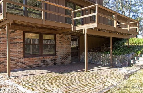 Grand Rapids House | A Quiet Slice of Country in the City